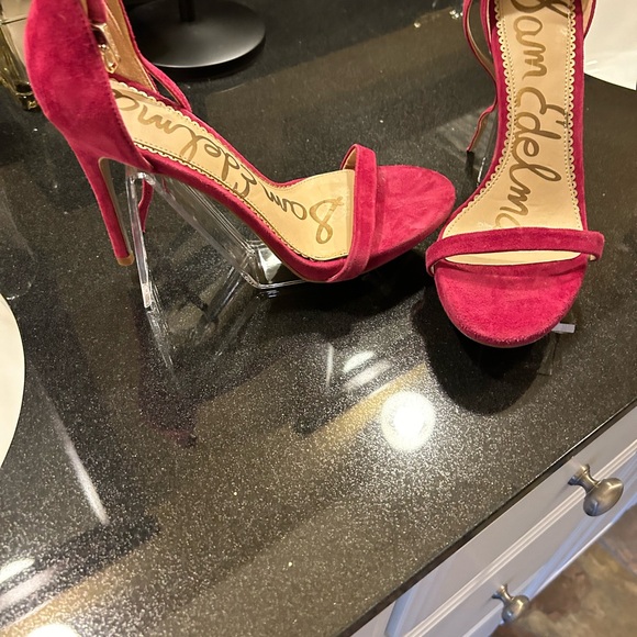 Dark pink suede high sandals - Picture 2 of 2
